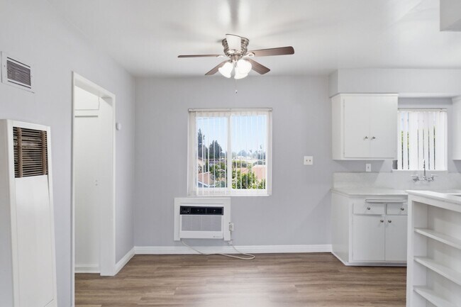 Building Photo - 230 S Bandy Ave