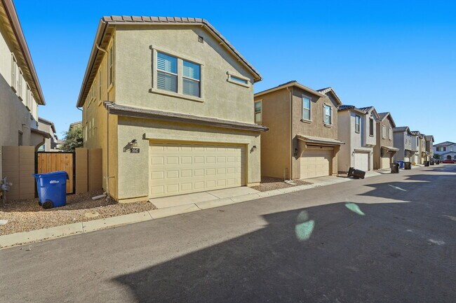 Building Photo - 1647 S 83rd Pl