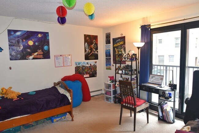 Building Photo - 49 Marion St