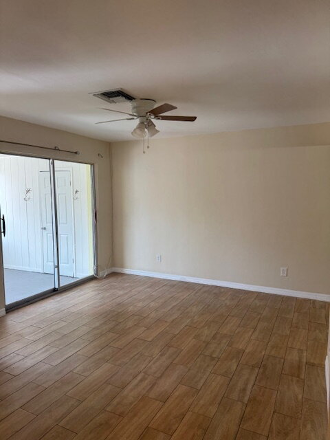 Building Photo - Spacious 2 Bedroom