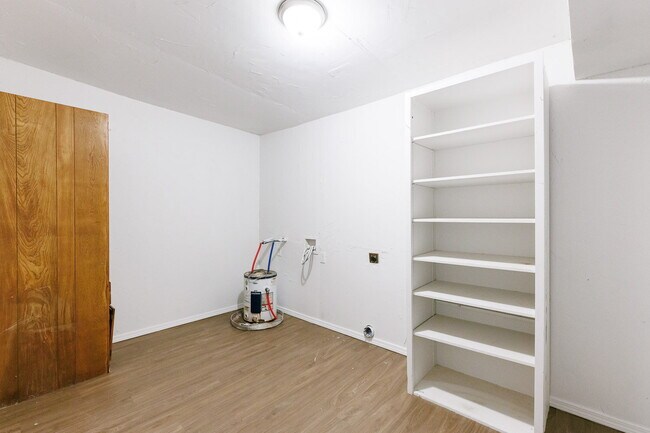 Building Photo - Updated 4 bedroom close to LCU and Tech