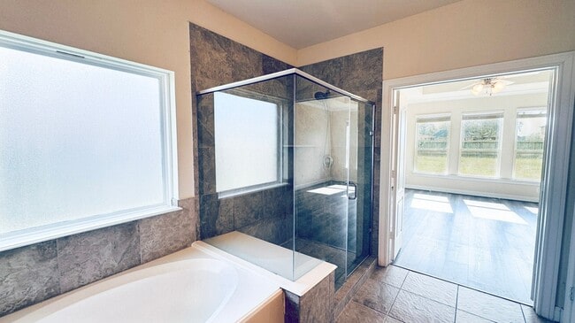 Building Photo - 1236 Laurel Lp