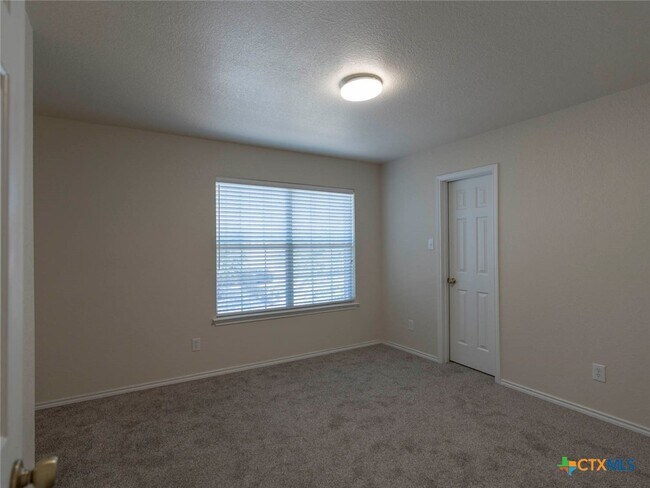 Building Photo - 424 Copper Hill Dr