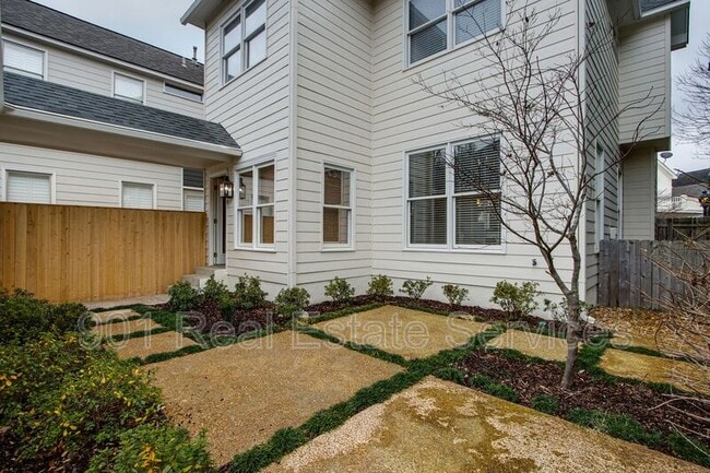 Building Photo - 1018 Harbor Bend Cir