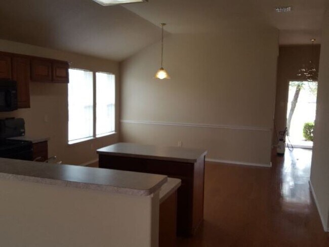 Building Photo - 6717 Dream Dust Dr