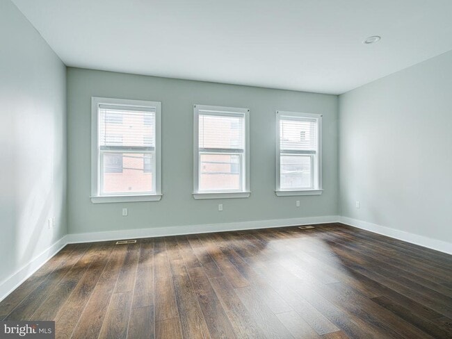 Building Photo - 1118 Dunton St