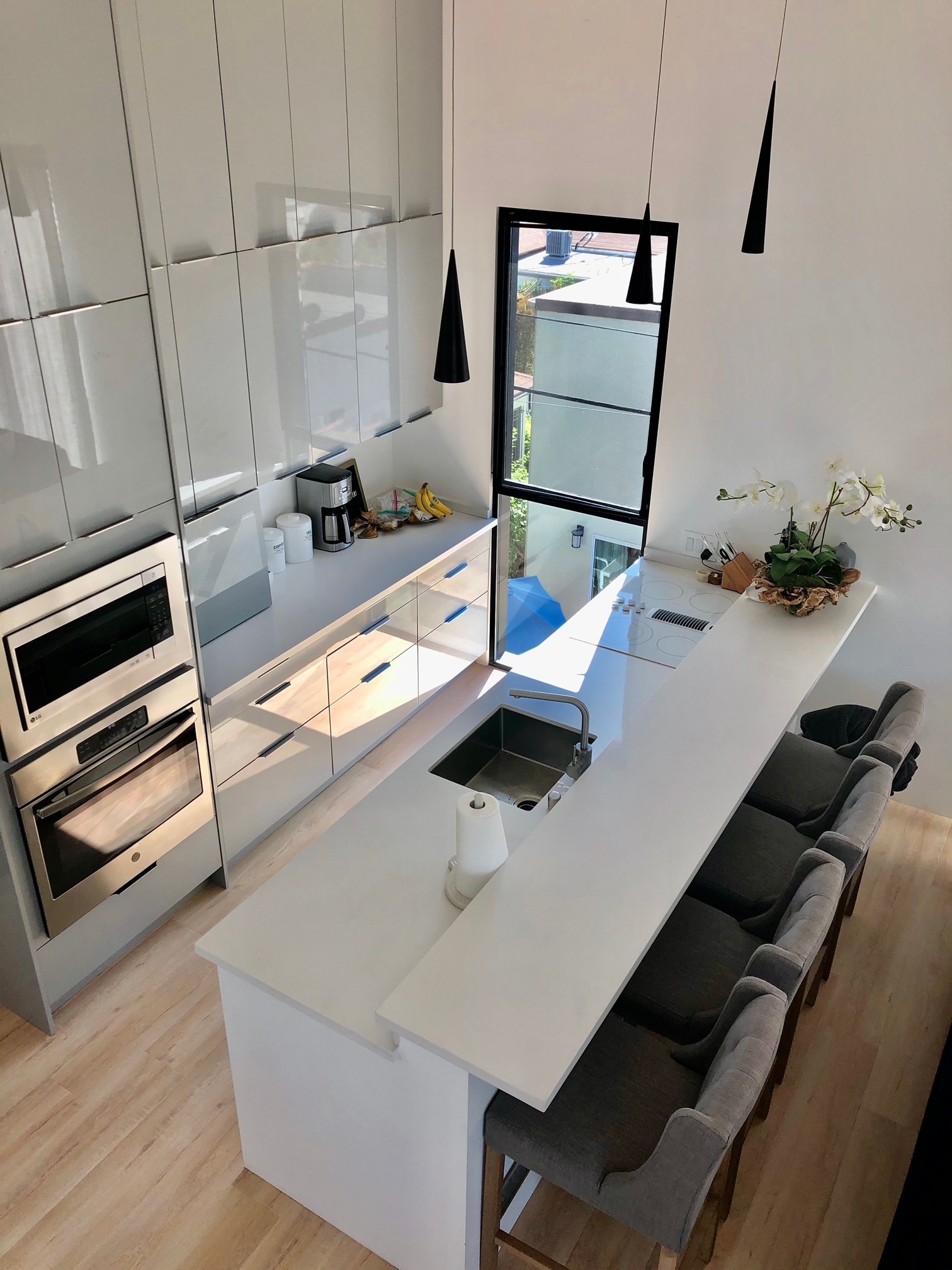 Kitchen - 1282 S Cloverdale Ave