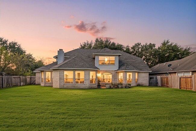 Building Photo - 14910 Lake Woodbridge Ct