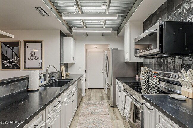 Building Photo - 3136 N 38th St
