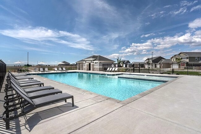 Building Photo - 577 W Norwich St