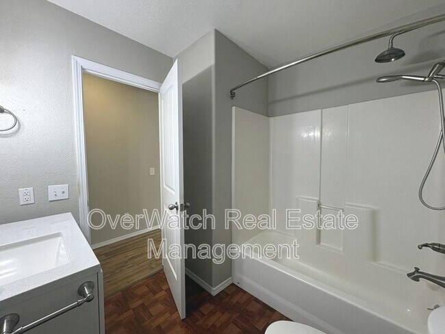 Building Photo - 6121 De Armoun Rd