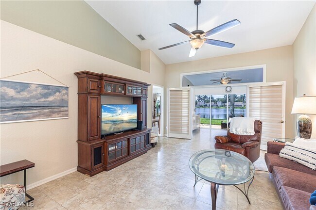 Building Photo - 5595 Greenwood Cir