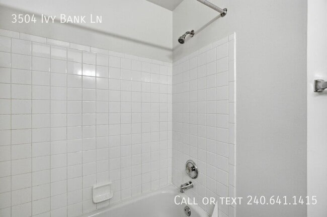 Building Photo - 3504 Ivy Bank Pl