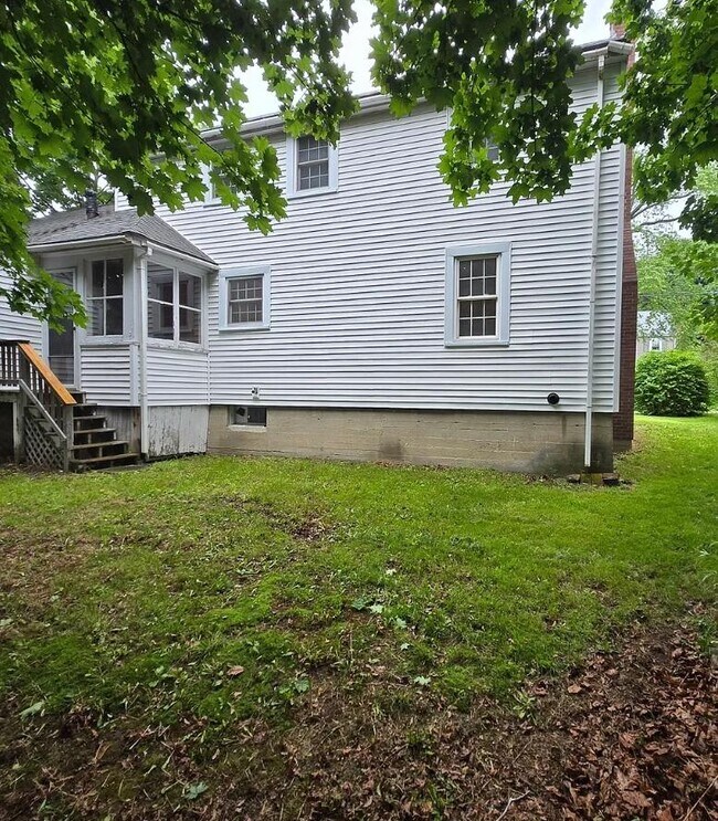 Building Photo - 73 Clemons St