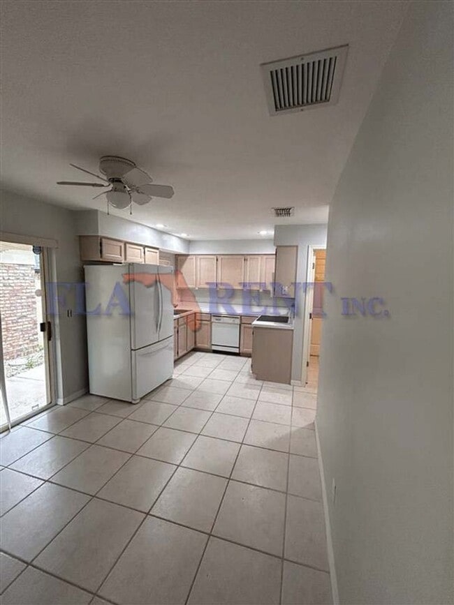 Building Photo - *  3/2.5 Golf Villa located in Winter Springs *