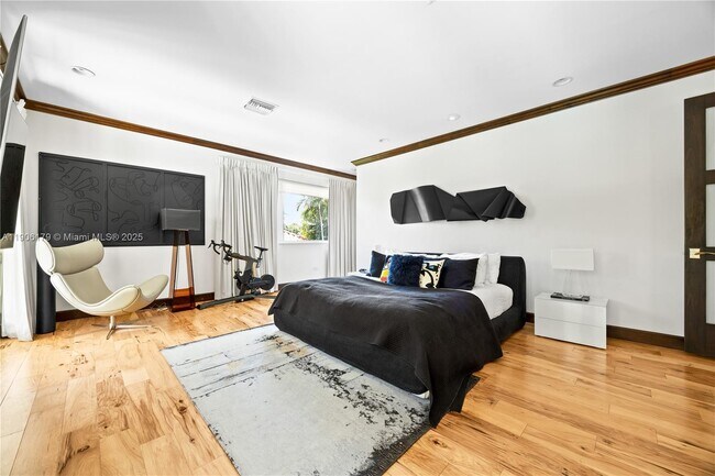 Building Photo - 7141 E Lago Dr