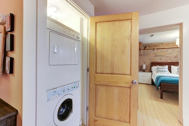 Building Photo - Updated  and Open Plan One Bed/One Bath 16...