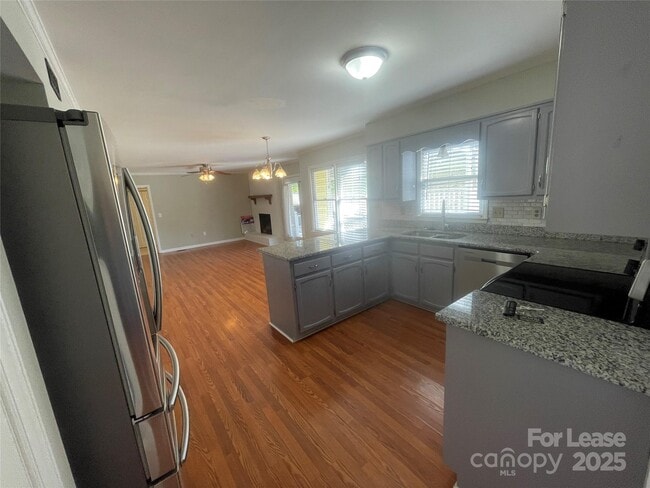 Building Photo - 6160 Timberlane Terrace