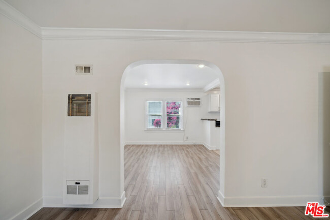 Building Photo - 7942 Fountain Ave