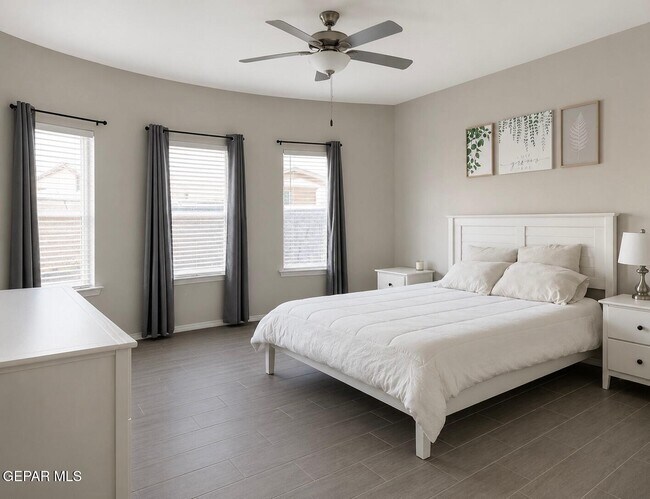 Building Photo - 909 Malven Pl