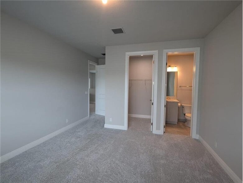 Building Photo - 9292 Crestview Cir