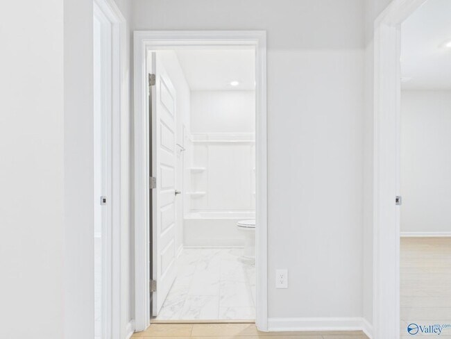 Building Photo - 18072 Longleaf Dr