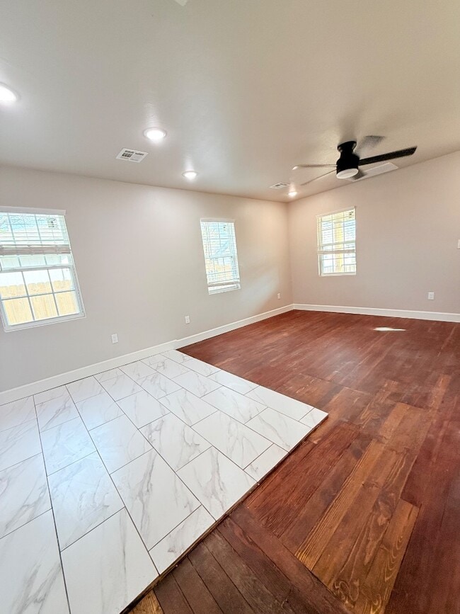 Building Photo - 5909 NW 40th St