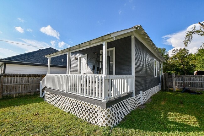 Building Photo - 1117 Fred St