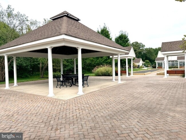 Building Photo - 37 Murano Dr
