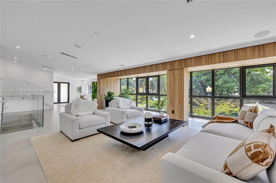 Building Photo - 1351 S Venetian Way