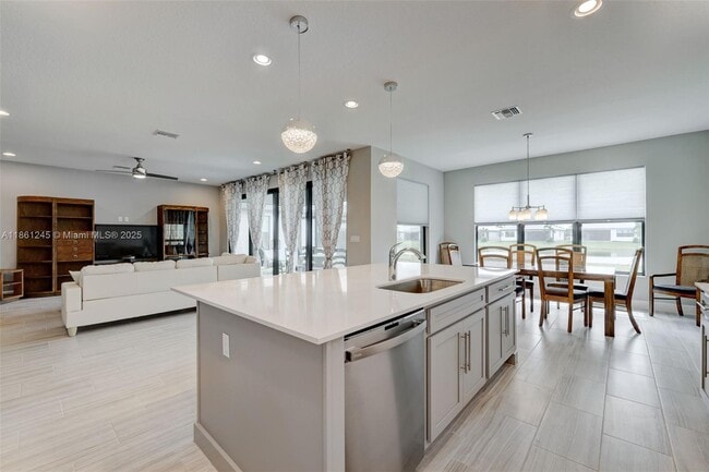 Building Photo - 11665 SW Marine Wy