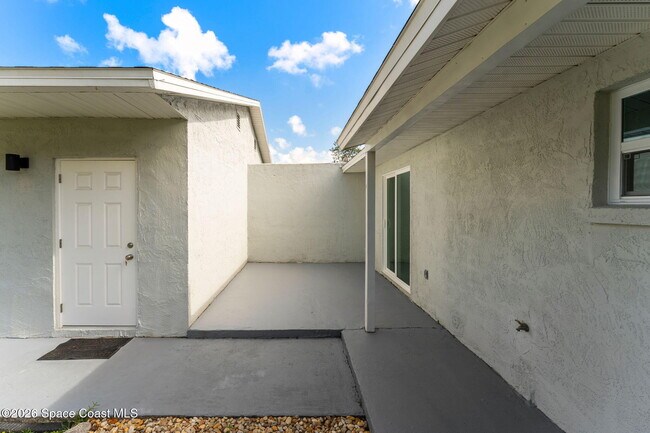 Building Photo - 3077 Sea Gate Cir
