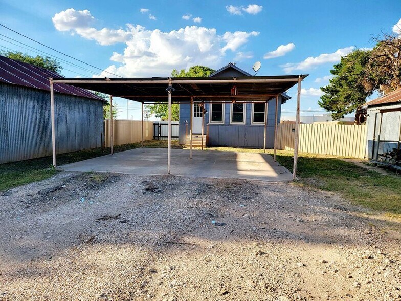 Building Photo - 3108 37th Plz