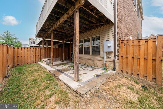 Building Photo - 42541 Dreamweaver Dr