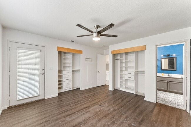 Building Photo - Charming 2 Bedroom 2 Bath Duplex