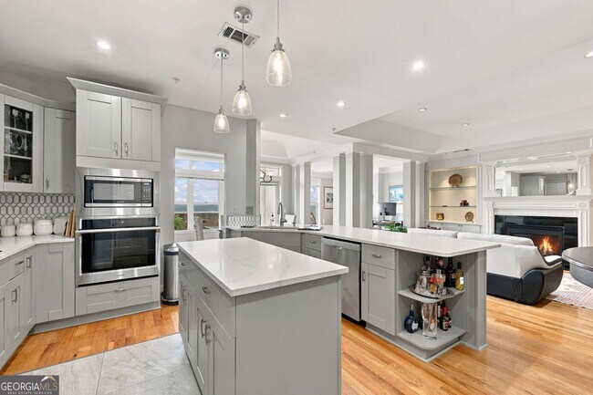 Building Photo - 3334 Peachtree Rd NE