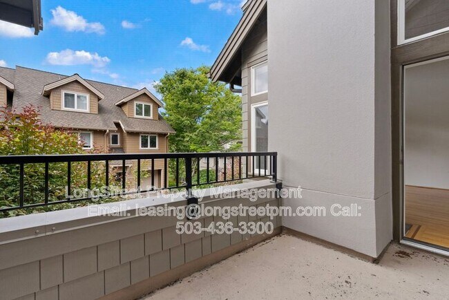 Building Photo - 10247 NW Village Heights Dr