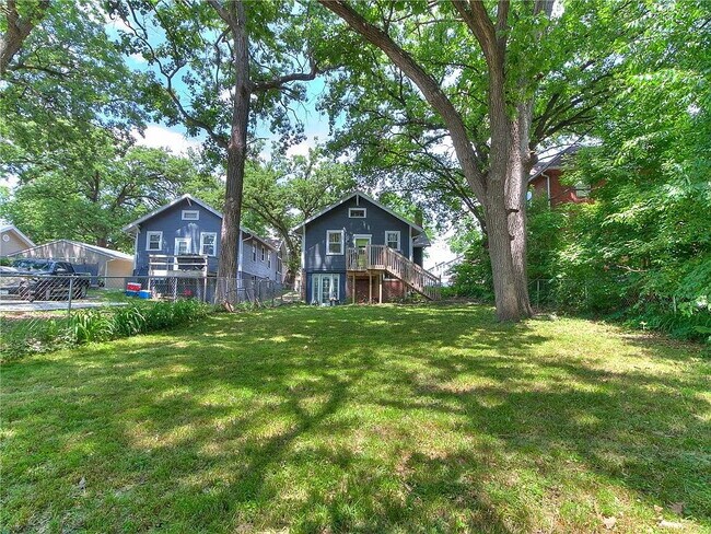 Building Photo - Charming 2-Bedroom Home minutes from everything!