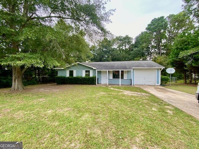 Primary Photo - 301 New Cir Dr