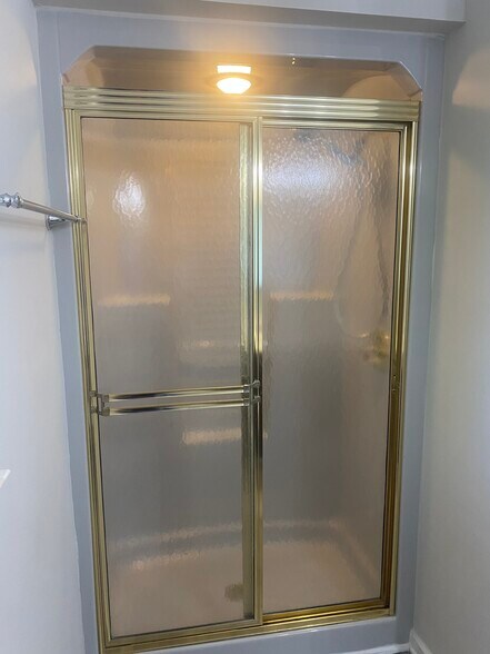 Building Photo - 114 Riviera Rd