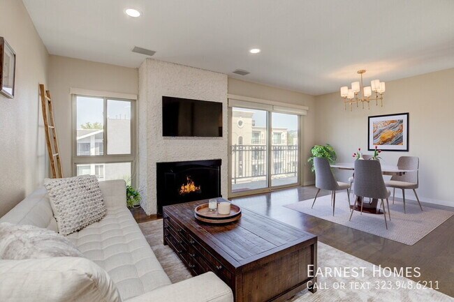 Building Photo - 141 S Clark Dr