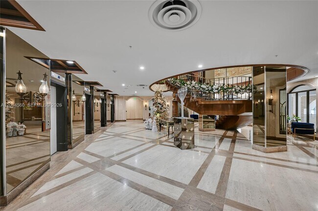 Building Photo - 6039 Collins Ave