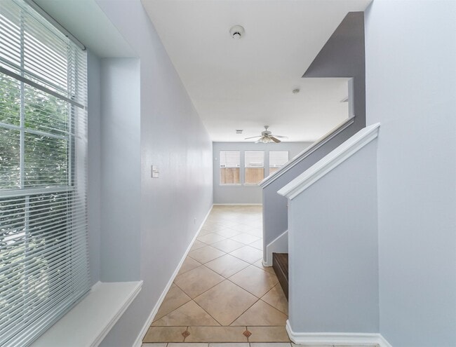 Building Photo - 16530 Cairngrove Ln