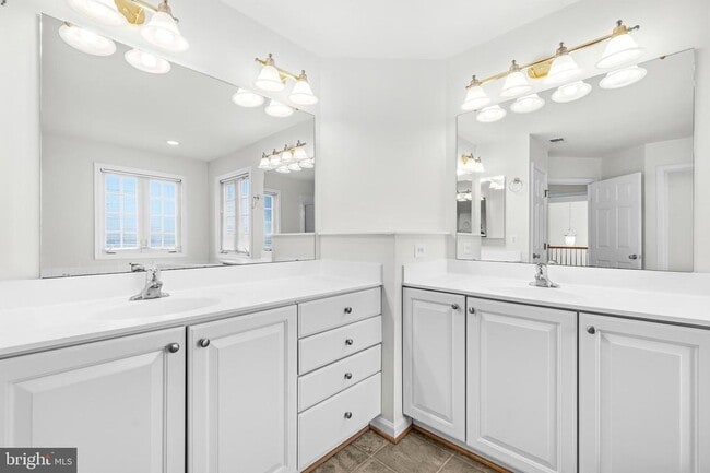 Building Photo - 5407 Silver Maple Ln