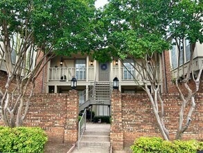 Building Photo - 15922 Stillwood St