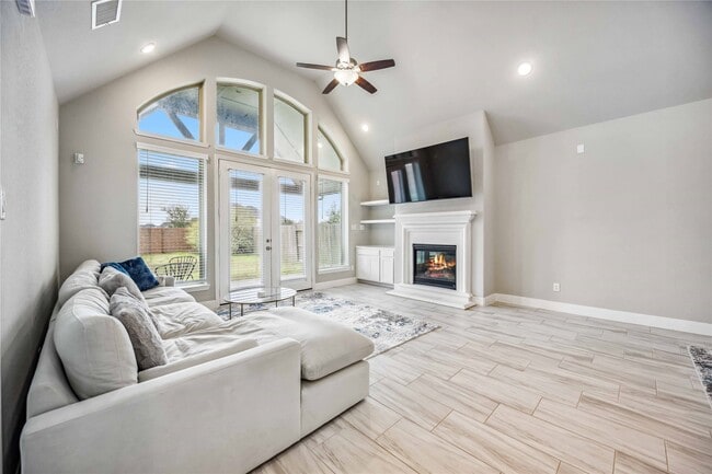 Building Photo - 2446 Manor Valley Ln