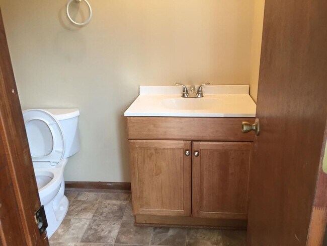 Building Photo - Newly Remodeled Home in the Wade Green Forest Subdivision