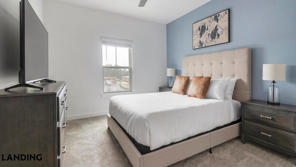 Building Photo - 12525 Tibbets Ln