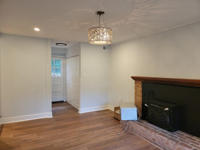 Building Photo - 10617 Good Spring Ave