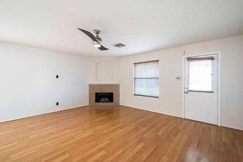 Building Photo - 506 Salma Ct